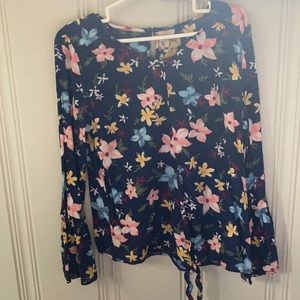 True Craft girls flower long sleeve shirt! size m